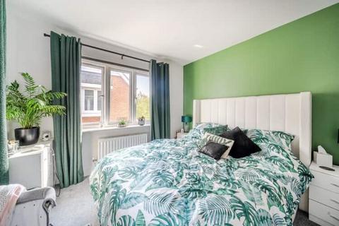 undefined, Alder Court, Fleet GU51