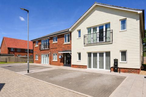 2 bedroom ground floor flat for sale, Woodland Glade, Camberley GU16
