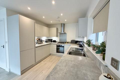 2 bedroom ground floor flat for sale, Woodland Glade, Camberley GU16