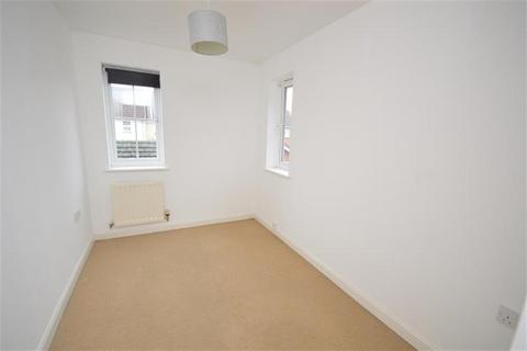 2 bedroom terraced house to rent, Braiding Crescent, Braintree, CM7