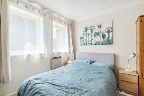 1 bedroom flat to rent, Chaucer Drive, London SE1