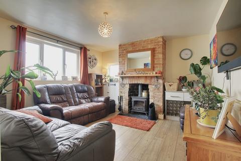 4 bedroom detached house for sale, Newgate Street, Doddington