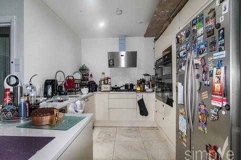 4 bedroom house to rent, Douglas Crescent, Hayes, Middlesex