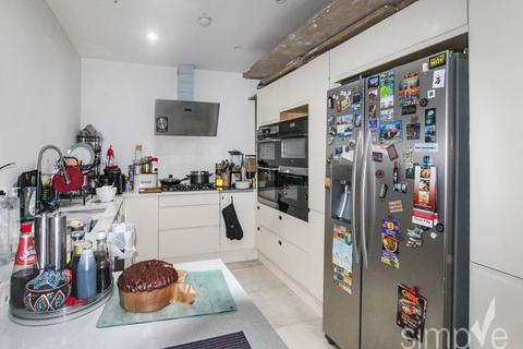 4 bedroom house to rent, Douglas Crescent, Hayes, Middlesex