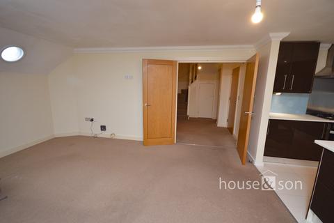 3 bedroom apartment to rent, Queens Park Avenue