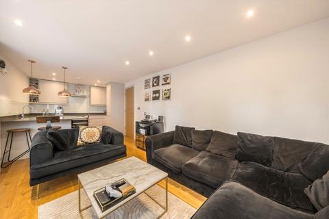 1 bedroom flat for sale, Tooting High Street, London SW17