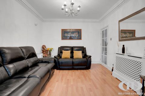 4 bedroom end of terrace house for sale, Victoria Avenue, Hounslow
