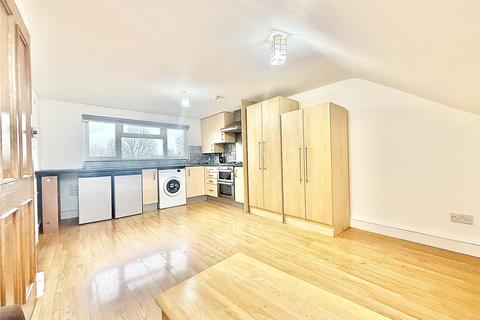 Apartment to rent, Kingsbridge Crescent, Southall UB1