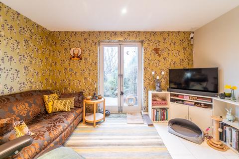 2 bedroom apartment for sale, Mount View Road, Stroud Green N4