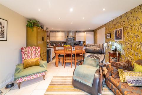 2 bedroom apartment for sale, Mount View Road, Stroud Green N4