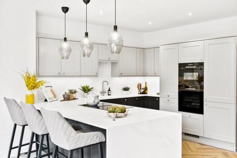 4 bedroom semi-detached house for sale, Tudor Close, Hove