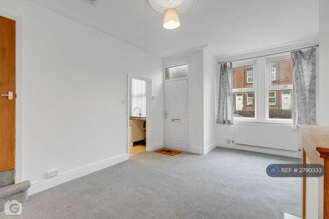 undefined, Parkfield Mount, Leeds, LS11