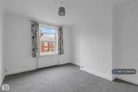 undefined, Parkfield Mount, Leeds, LS11