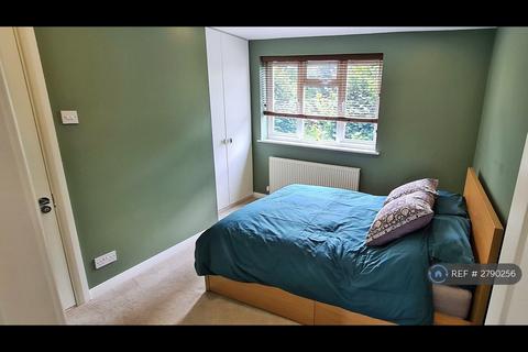 undefined, Windmill Road, Brentford, TW8