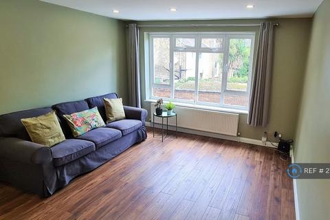 2 bedroom flat to rent, Windmill Road, Brentford, TW8