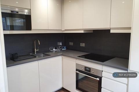 2 bedroom flat to rent, Windmill Road, Brentford, TW8