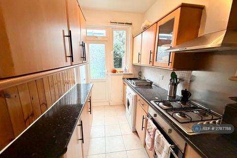 4 bedroom terraced house to rent, Ipswich Road, London, SW17