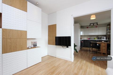 undefined, De Havilland Road, London, HA8