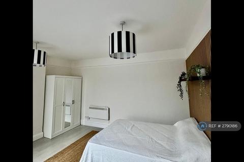 1 bedroom flat to rent, Elmbourne Road, London, SW17