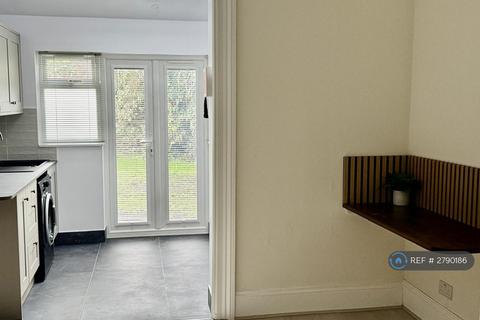 1 bedroom flat to rent, Elmbourne Road, London, SW17