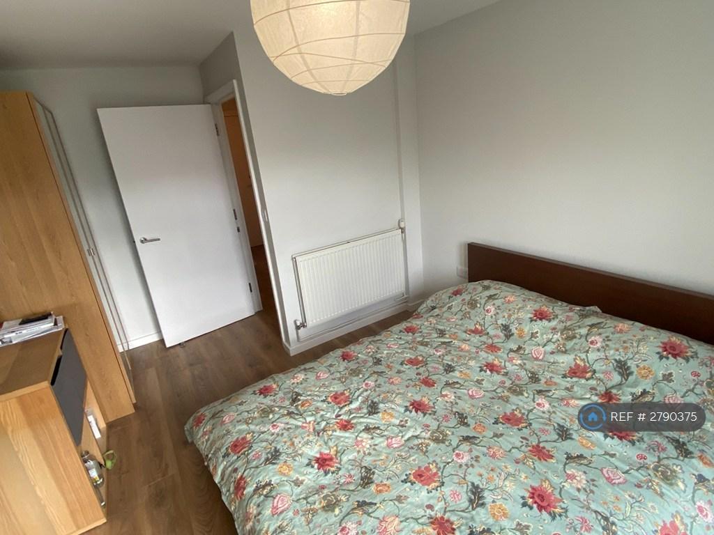 Bedroom Looking Inwards