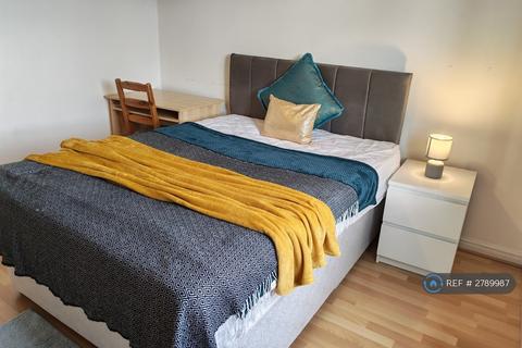 1 bedroom in a house share to rent, Redgrave Close, Gateshead, NE8