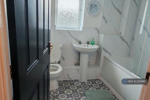 1 bedroom in a house share to rent, Redgrave Close, Gateshead, NE8
