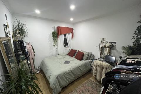 3 bedroom terraced house to rent, Vanbrugh Hill, London, SE10