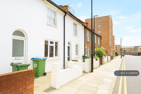 3 bedroom terraced house to rent, Vanbrugh Hill, London, SE10