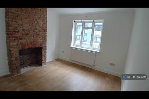 3 bedroom terraced house to rent, Vanbrugh Hill, London, SE10