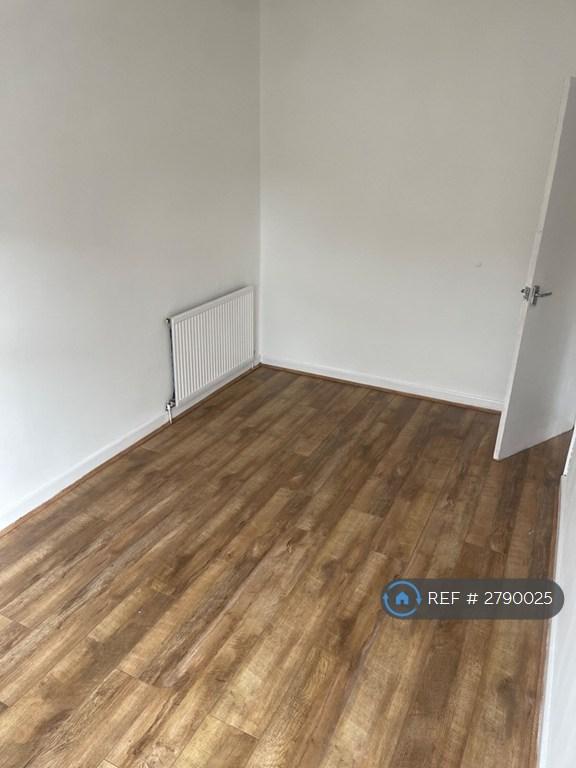 Front Bedroom Image 2