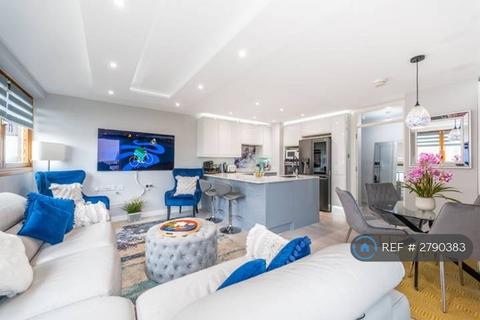 2 bedroom flat to rent, Donnington Road, London, NW10