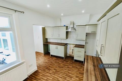 2 bedroom terraced house to rent, Huddlestone Road, London, E7