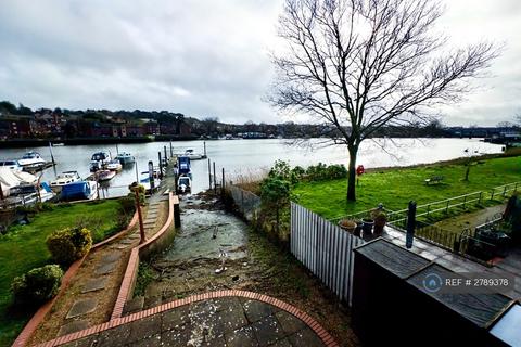 3 bedroom maisonette to rent, Cobden Marine Court, Southampton, SO17
