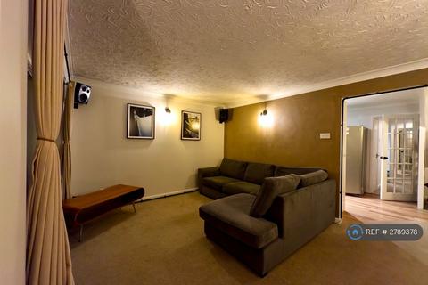 undefined, Cobden Marine Court, Southampton, SO17