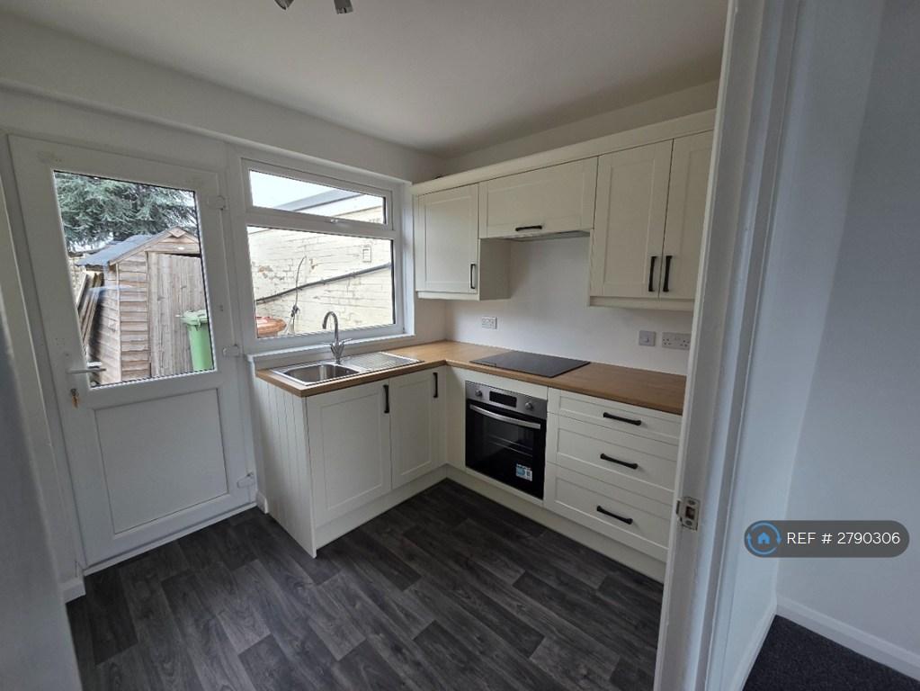Modern l Shaped Kitchen With Appliances