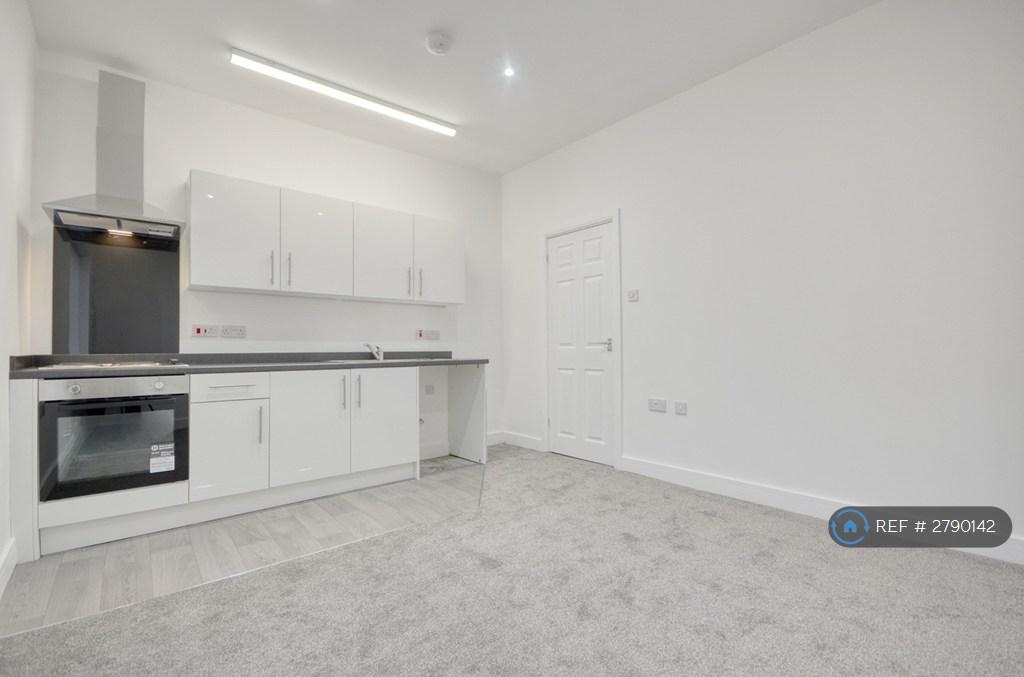 Living Room / Kitchen