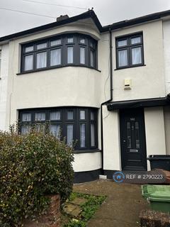 4 bedroom terraced house to rent, Dereham Road, Barking, IG11