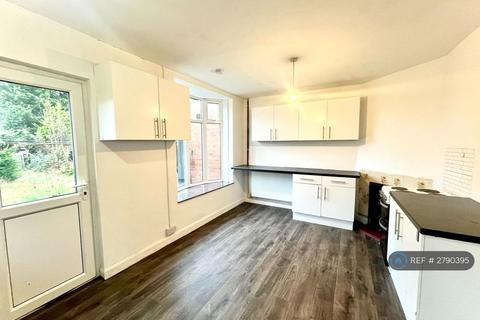 3 bedroom semi-detached house to rent, Charter Avenue, Coventry, CV4