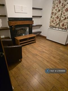2 bedroom semi-detached house to rent, Gladstone Road, Dartford, DA1