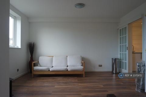 Studio to rent, Harton Lodge, London, SE8