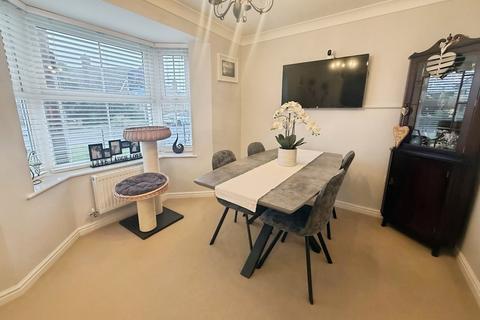 4 bedroom detached house for sale, Bevers Way, Grimsby DN36