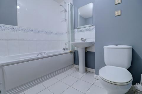 3 bedroom terraced house to rent, Princes Gate, Buckinghamshire HP13