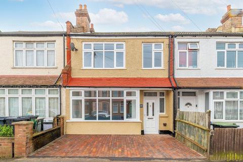 3 bedroom terraced house to rent, Silverleigh Road, Thornton Heath, CR7