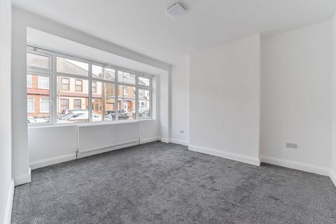 3 bedroom terraced house to rent, Silverleigh Road, Thornton Heath, CR7