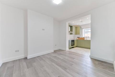 3 bedroom terraced house to rent, Silverleigh Road, Thornton Heath, CR7