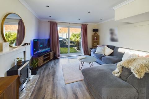 undefined, Kenilworth Close, Crawley RH11