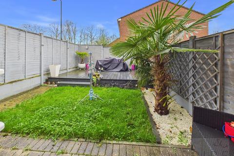 2 bedroom terraced house for sale, Kenilworth Close, Crawley RH11