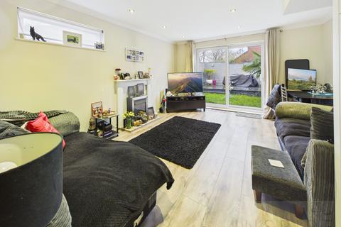 undefined, Kenilworth Close, Crawley RH11
