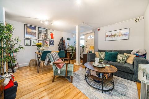 1 bedroom flat for sale, Holloway Road, London N7